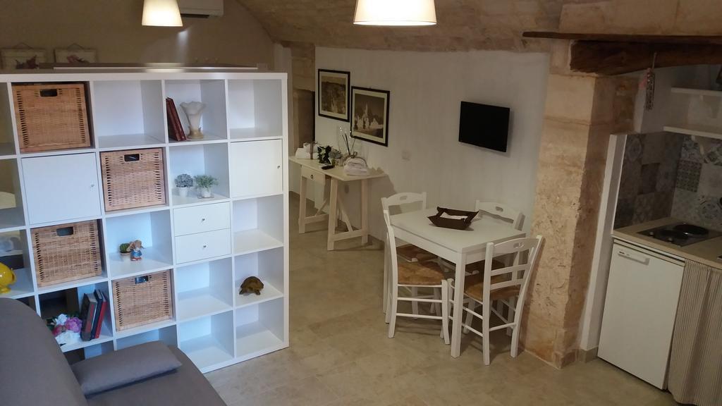 Dimora Miccolis Hotel Alberobello Bagian luar foto